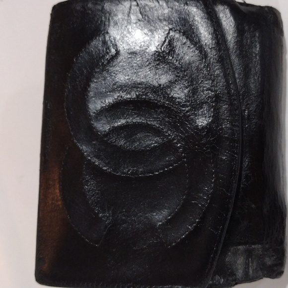 Authentic CHANEL CC Logo Black Leather Snap Wallet, Coin Purse 4.5 x 3.7 inches - Picture 5 of 15